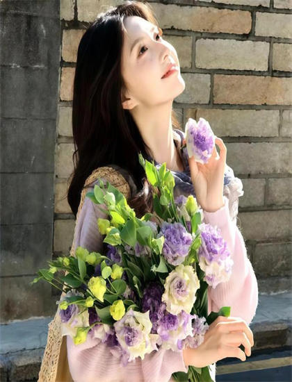 发现双界倒爷之女帝是我网友：未被注意的细节与意义