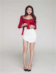 翁熄乩伦小说翁熄性放纵/圣罗兰名模