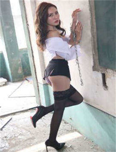 爸爸在下面撞 我写着作业,吉泽留美